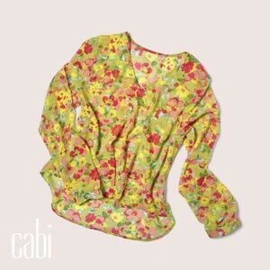 NWT cabi Playground Blouse (6503); L; Bright Floral